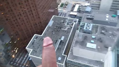 داغ لاتین, کالج, فیلم سوپر دسته جمعی دختران, سوء استفاده