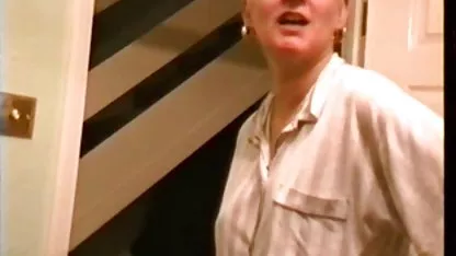 لیزا ان Busty فیلم کوتاه سکس گروهی دهید علاقه به مرد جوان