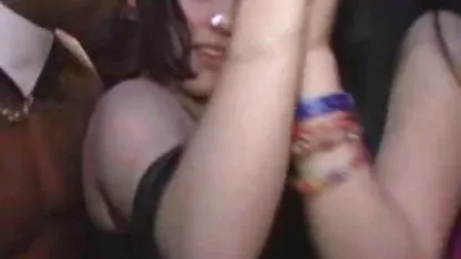 19 و انگشت واقعی, فیلم سکس سوپر گروهی چک, Elina