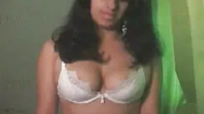 یک جفت فیلم سکسگروهی دوربین خود را