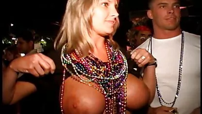 سکس با ççê فیلم سکسی گروهی وحشیانه ی جوان.